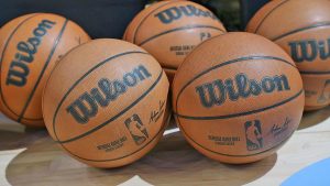 观看犹他爵士队对丹佛掘金队： 周六的NBA比赛如何直播，电视频道，开始时间