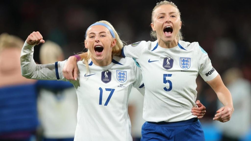英格兰在戏剧性的点球大战中战胜巴西，获得首届女子决赛的冠军