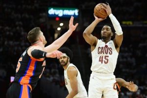 克利夫兰骑士队对阵纽约尼克斯队 4/21/23 - NBA推荐和预测